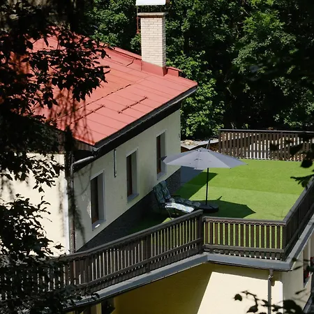 Maja - Polski W Czeskich Karkonoszach Bed and Breakfast